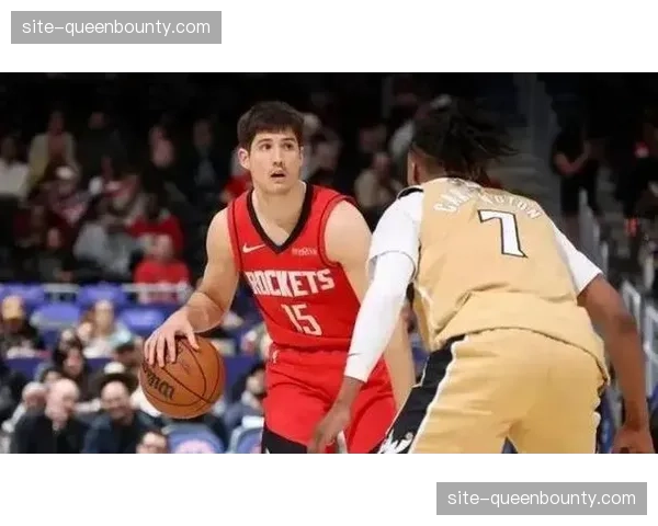 谢泼德十四助攻盘活全队 火箭新秀控卫成长速度惊人